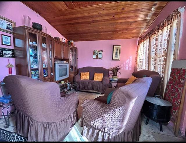 2 BEDROOM HOUSE FOR SALE IN KHAYA